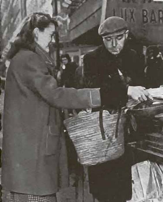 Иллюстрация к книге — Тайны парижских манекенщиц [i_081.jpg]