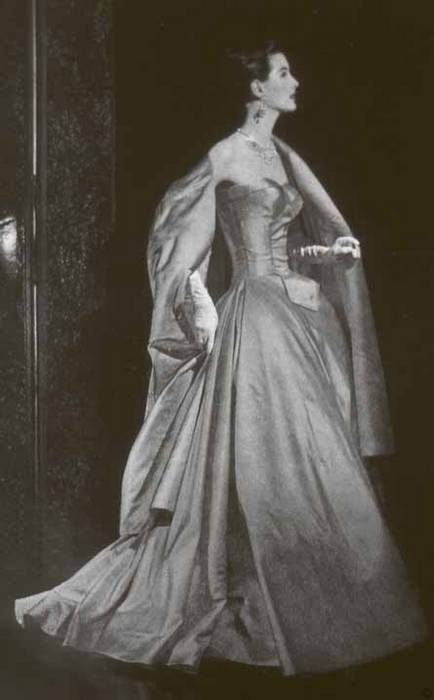 Иллюстрация к книге — Тайны парижских манекенщиц [i_087.jpg]