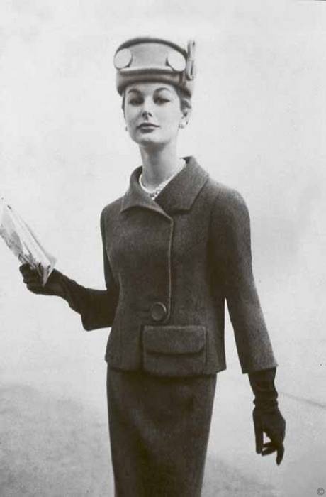 Иллюстрация к книге — Тайны парижских манекенщиц [i_090.jpg]