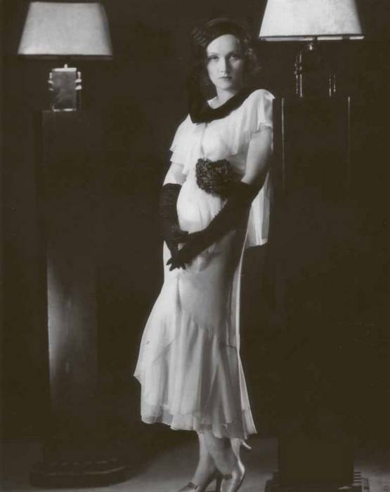 Иллюстрация к книге — Тайны парижских манекенщиц [i_094.jpg]