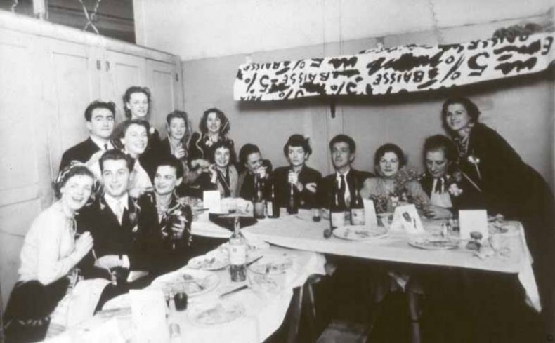 Иллюстрация к книге — Тайны парижских манекенщиц [i_095.jpg]