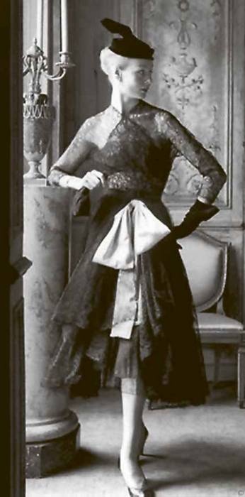 Иллюстрация к книге — Тайны парижских манекенщиц [i_122.jpg]