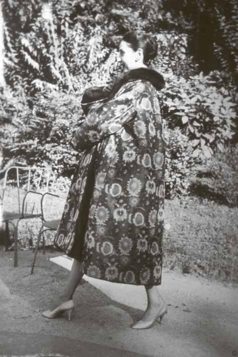 Иллюстрация к книге — Тайны парижских манекенщиц [i_127.jpg]