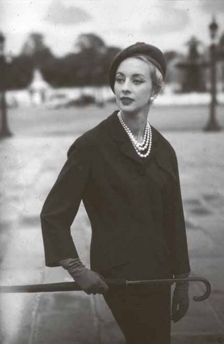 Иллюстрация к книге — Тайны парижских манекенщиц [i_135.jpg]