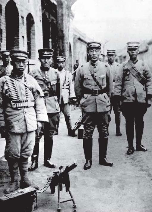 Иллюстрация к книге — Кровавый век [_141.jpg]