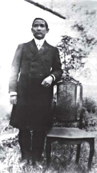 Иллюстрация к книге — Кровавый век [_142.jpg]