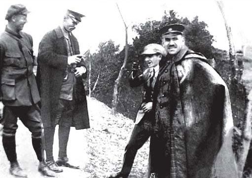 Иллюстрация к книге — Кровавый век [_145.jpg]