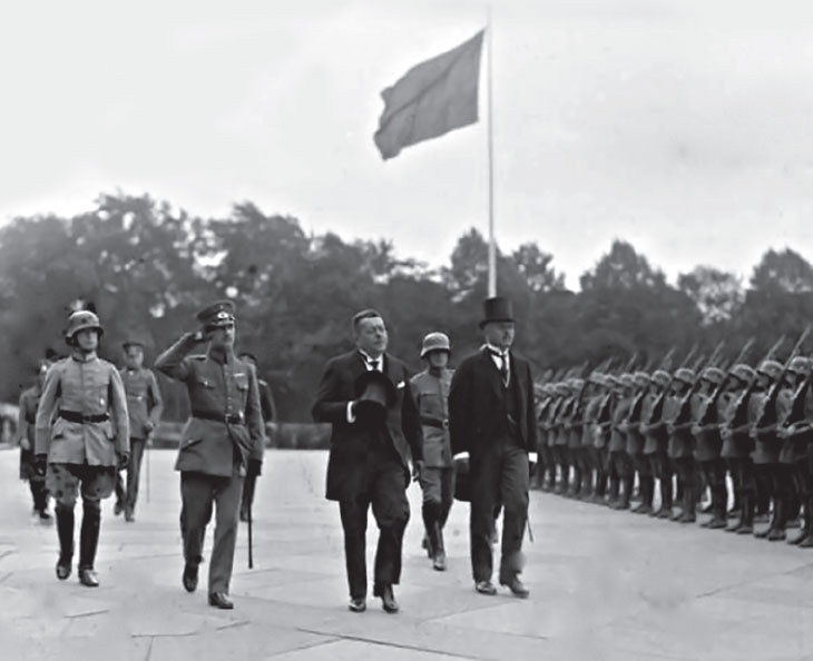 Иллюстрация к книге — Кровавый век [_154.jpg]