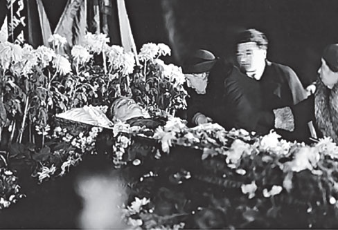 Иллюстрация к книге — Кровавый век [_211.jpg]