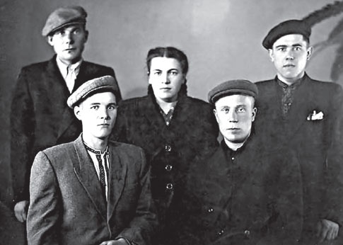 Иллюстрация к книге — Кровавый век [_318.jpg]