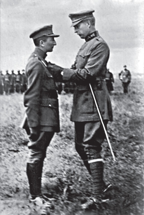 Иллюстрация к книге — Кровавый век [_34.jpg]