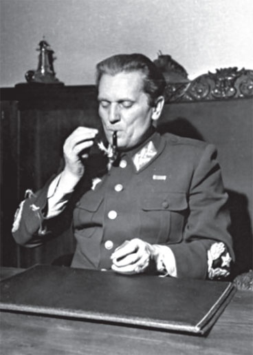 Иллюстрация к книге — Кровавый век [_350.jpg]