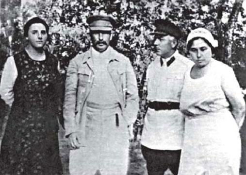 Иллюстрация к книге — Кровавый век [_359.jpg]