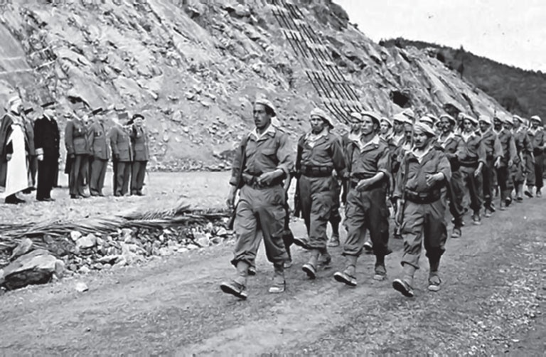 Иллюстрация к книге — Кровавый век [_486.jpg]