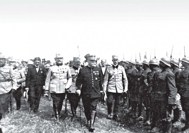 Иллюстрация к книге — Кровавый век [_54.jpg]