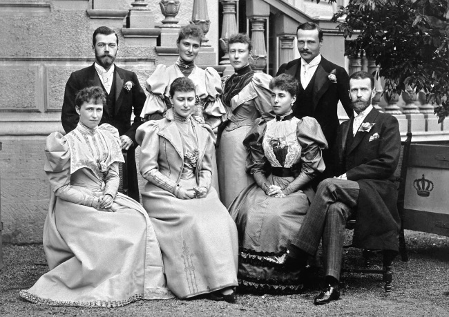 Иллюстрация к книге — Рок семьи Романовых. &quot;Мы не хотим и не можем бежать...&quot; [i_017.jpg]