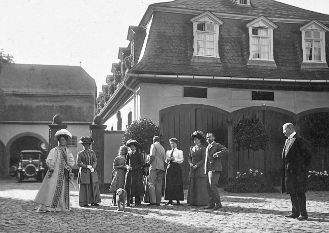 Иллюстрация к книге — Рок семьи Романовых. &quot;Мы не хотим и не можем бежать...&quot; [i_025.jpg]