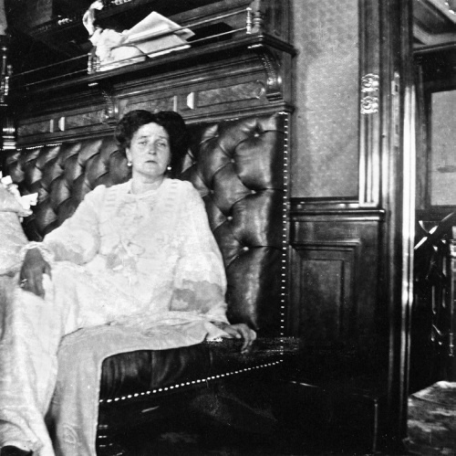 Иллюстрация к книге — Рок семьи Романовых. &quot;Мы не хотим и не можем бежать...&quot; [i_031.jpg]