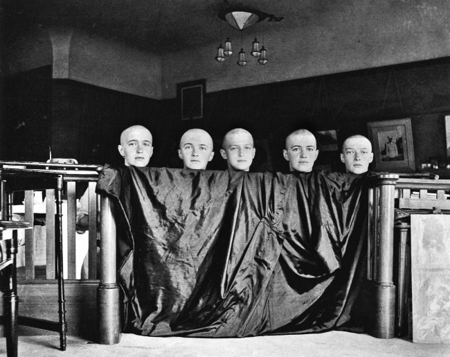 Иллюстрация к книге — Рок семьи Романовых. &quot;Мы не хотим и не можем бежать...&quot; [i_039.jpg]