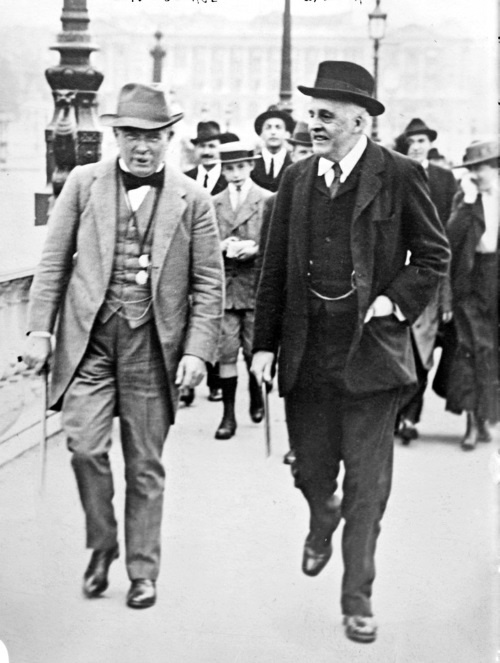 Иллюстрация к книге — Рок семьи Романовых. &quot;Мы не хотим и не можем бежать...&quot; [i_048.jpg]