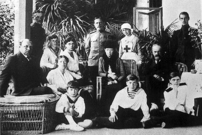 Иллюстрация к книге — Рок семьи Романовых. &quot;Мы не хотим и не можем бежать...&quot; [i_052.jpg]