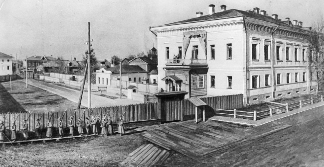 Иллюстрация к книге — Рок семьи Романовых. &quot;Мы не хотим и не можем бежать...&quot; [i_064.jpg]