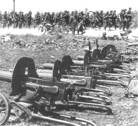 Иллюстрация к книге — Боевое снаряжение вермахта 1939-1945 гг. [any2fbimgloader24.jpg]