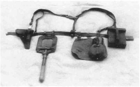 Иллюстрация к книге — Боевое снаряжение вермахта 1939-1945 гг. [any2fbimgloader43.jpg]