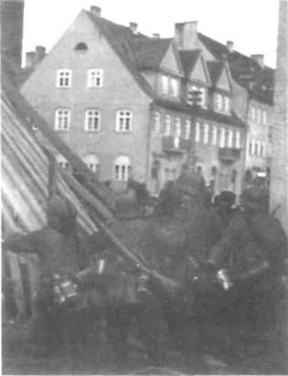 Иллюстрация к книге — Боевое снаряжение вермахта 1939-1945 гг. [any2fbimgloader9.jpg]