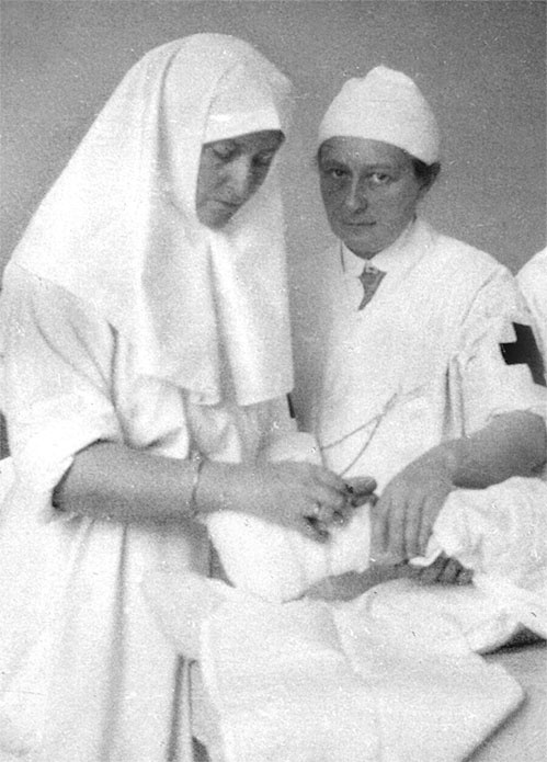 Иллюстрация к книге — Мой муж – Николай II. Дарите любовь… [i_029.jpg]