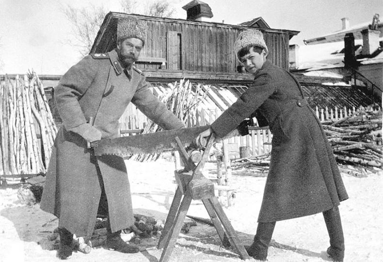 Иллюстрация к книге — Мой муж – Николай II. Дарите любовь… [i_043.jpg]