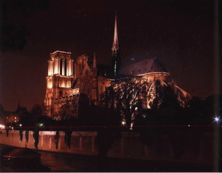 Иллюстрация к книге — Париж. Любовь, вино, короли и... дьявол [i_002.jpg]