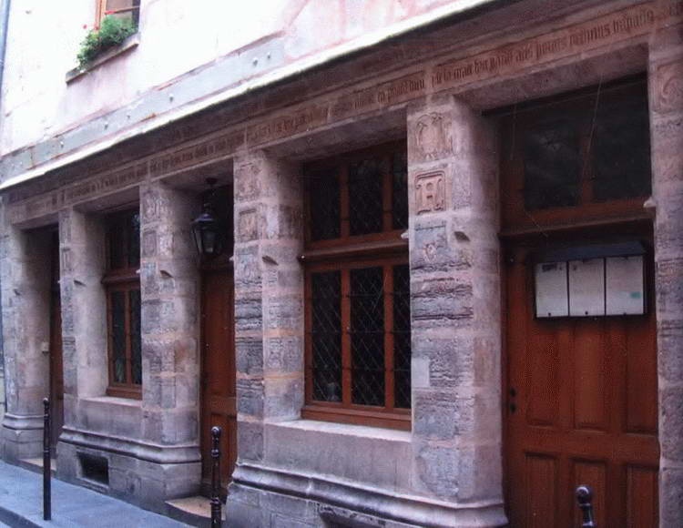 Иллюстрация к книге — Париж. Любовь, вино, короли и... дьявол [i_009.jpg]