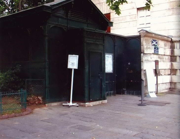 Иллюстрация к книге — Париж. Любовь, вино, короли и... дьявол [i_012.jpg]