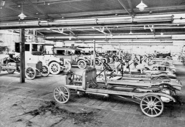 Иллюстрация к книге — Бронеавтомобиль "Остин". Предтеча бронетанковых войск России [i_012.jpg]