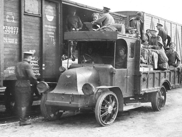 Иллюстрация к книге — Бронеавтомобиль "Остин". Предтеча бронетанковых войск России [i_023.jpg]