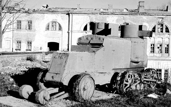 Иллюстрация к книге — Бронеавтомобиль "Остин". Предтеча бронетанковых войск России [i_087.jpg]