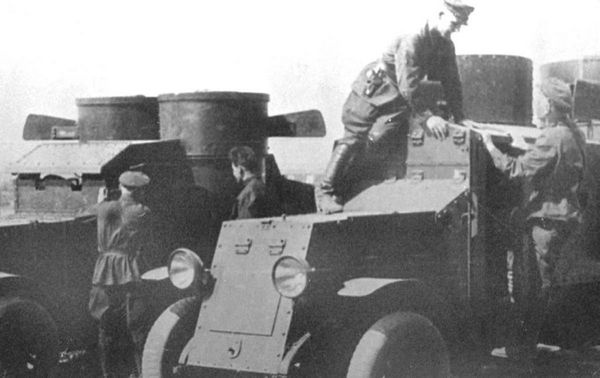 Иллюстрация к книге — Бронеавтомобиль "Остин". Предтеча бронетанковых войск России [i_135.jpg]