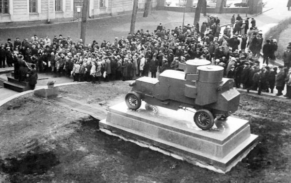 Иллюстрация к книге — Бронеавтомобиль "Остин". Предтеча бронетанковых войск России [i_158.jpg]