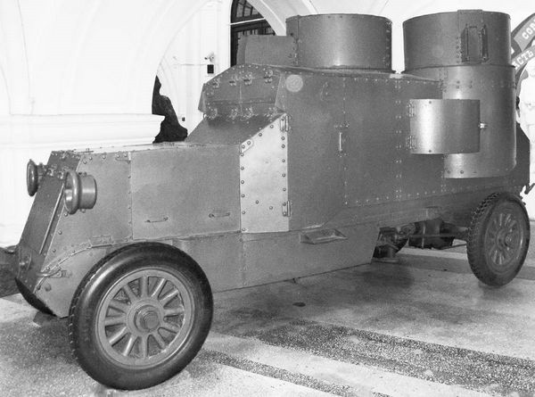 Иллюстрация к книге — Бронеавтомобиль "Остин". Предтеча бронетанковых войск России [i_160.jpg]