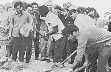 Иллюстрация к книге — Пол Пот. Камбоджа – империя на костях? [i_020.jpg]