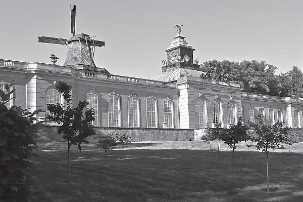 Иллюстрация к книге — По Берлину. В поисках следов исчезнувших цивилизаций [_20.jpg]