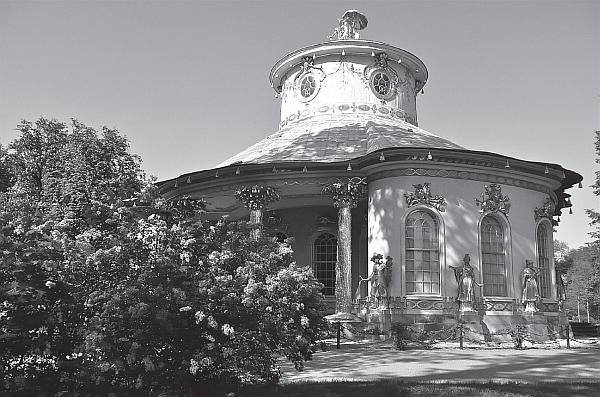 Иллюстрация к книге — По Берлину. В поисках следов исчезнувших цивилизаций [_21.jpg]