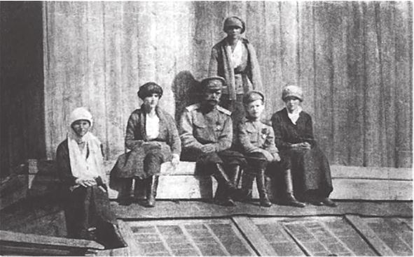 Иллюстрация к книге — Последняя тайна Романовых [b00000150.jpg]