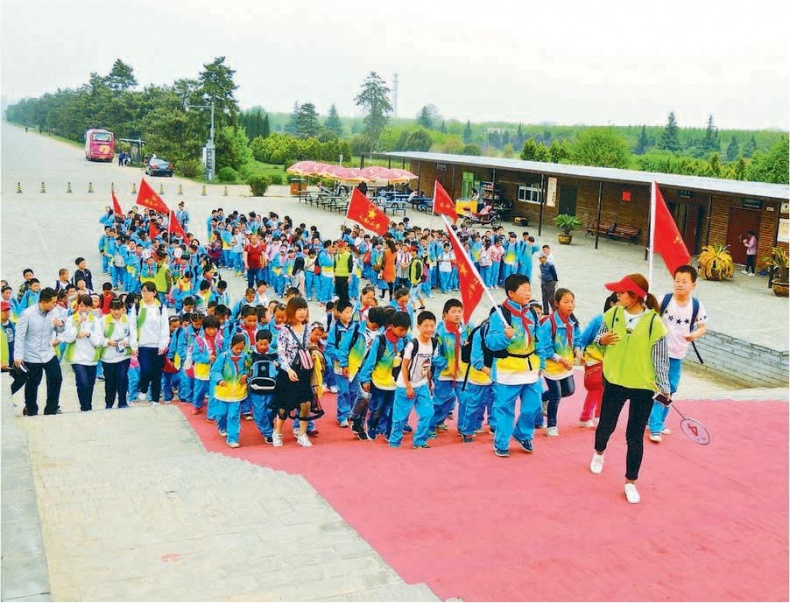 Иллюстрация к книге — Си Цзиньпин. Новая эпоха [i_053.jpg]