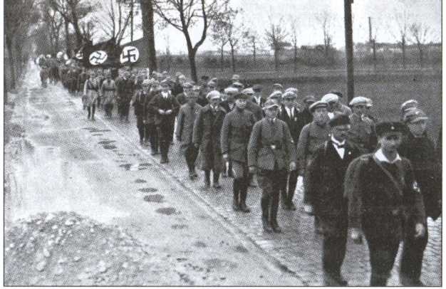 Иллюстрация к книге — Политические солдаты Гитлера [i_011.jpg]