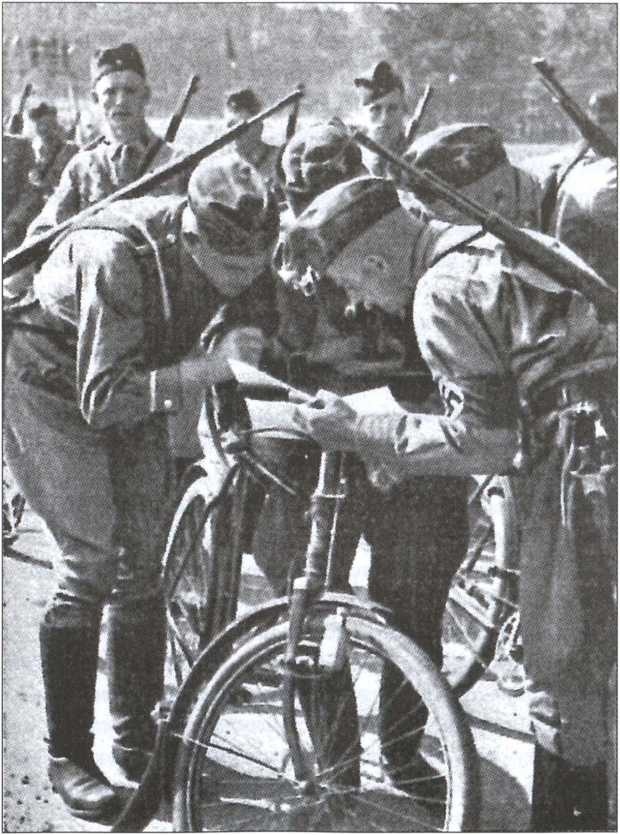 Иллюстрация к книге — Политические солдаты Гитлера [i_077.jpg]