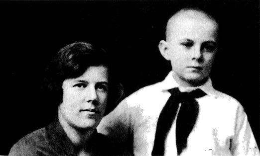 Иллюстрация к книге — Мы бомбили Берлин и пугали Нью-Йорк! 147 боевых вылетов в тыл врага [i_002.jpg]