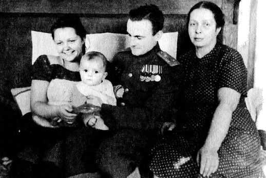 Иллюстрация к книге — Мы бомбили Берлин и пугали Нью-Йорк! 147 боевых вылетов в тыл врага [i_011.jpg]