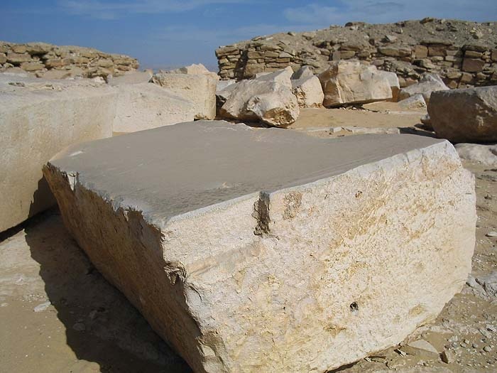 Иллюстрация к книге — Пирамиды. Загадки строительства и назначение [_20c.jpg]